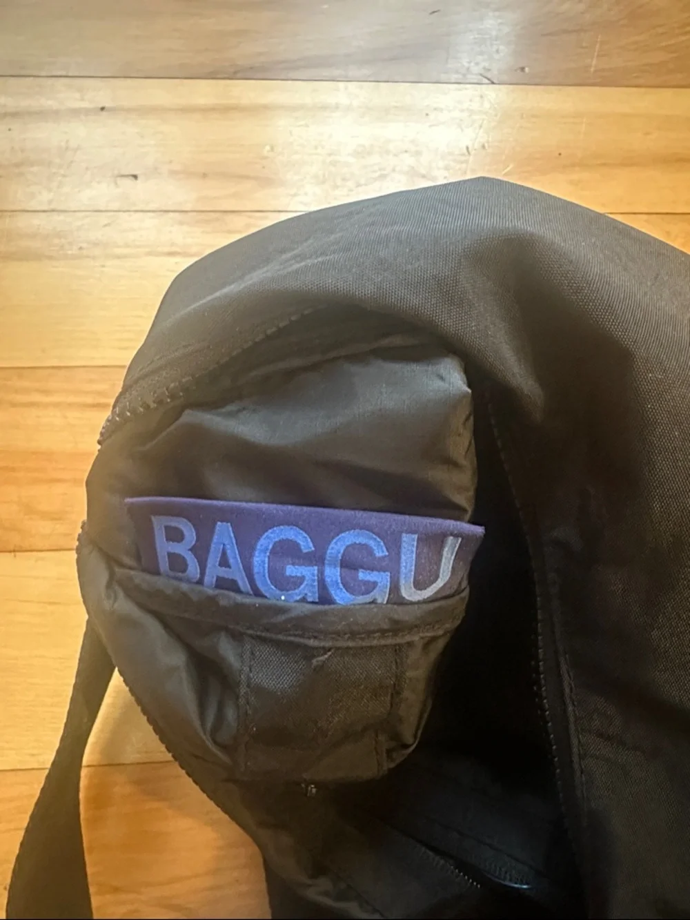 Baggu Medium Nylon Crescent Bag - Picture 12 of 14